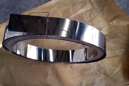 304不銹鋼帶堆焊時容易出現(xiàn)哪些缺陷？