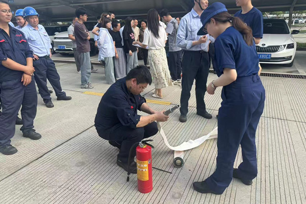 筑牢安全防線!奇億金屬開展全員安全消防實(shí)戰(zhàn)培訓(xùn) 圖3